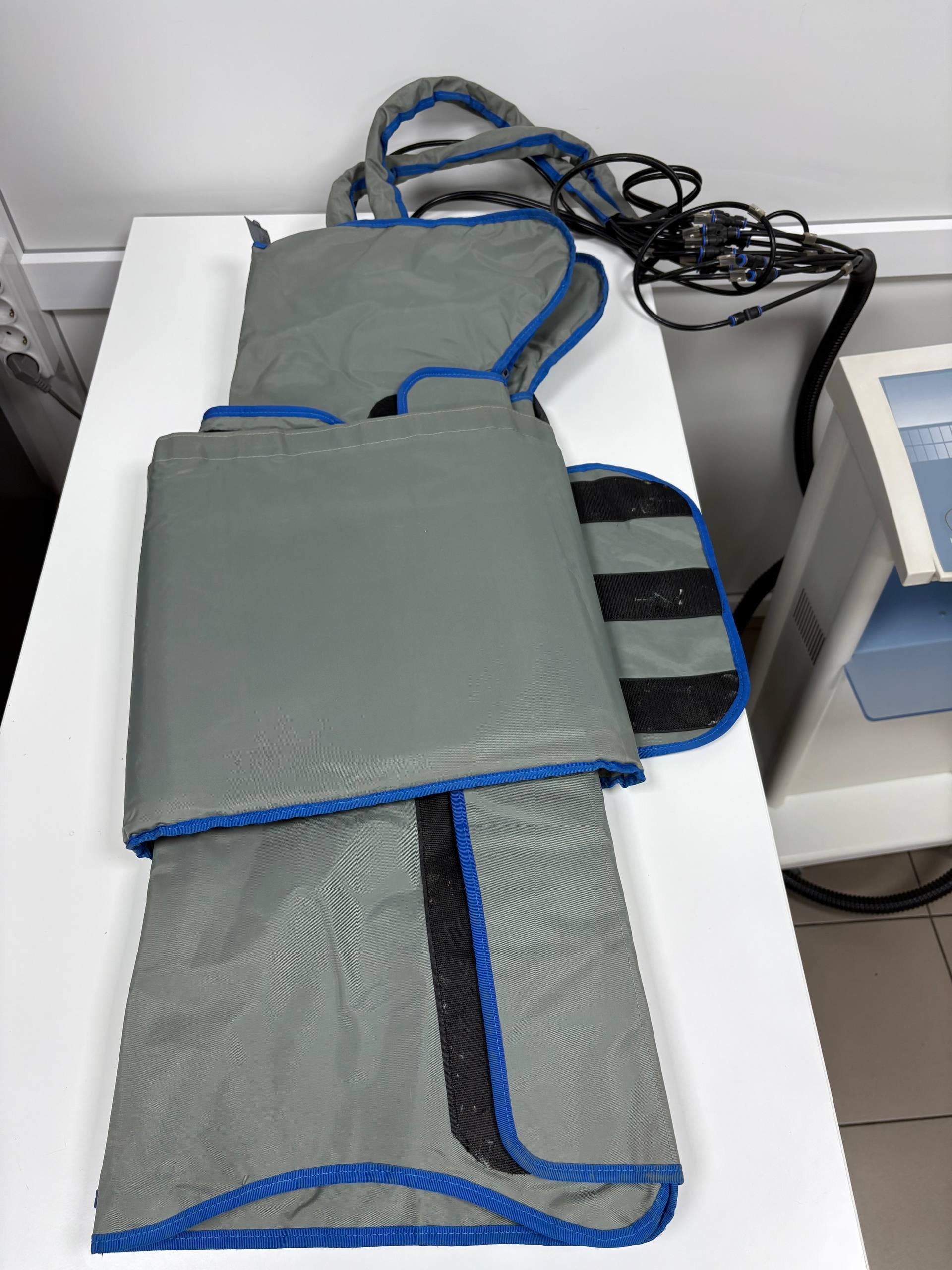 апарат для пресотерапії та лімфодренажу Pressomed 2900 (Medical Italia) + костюм