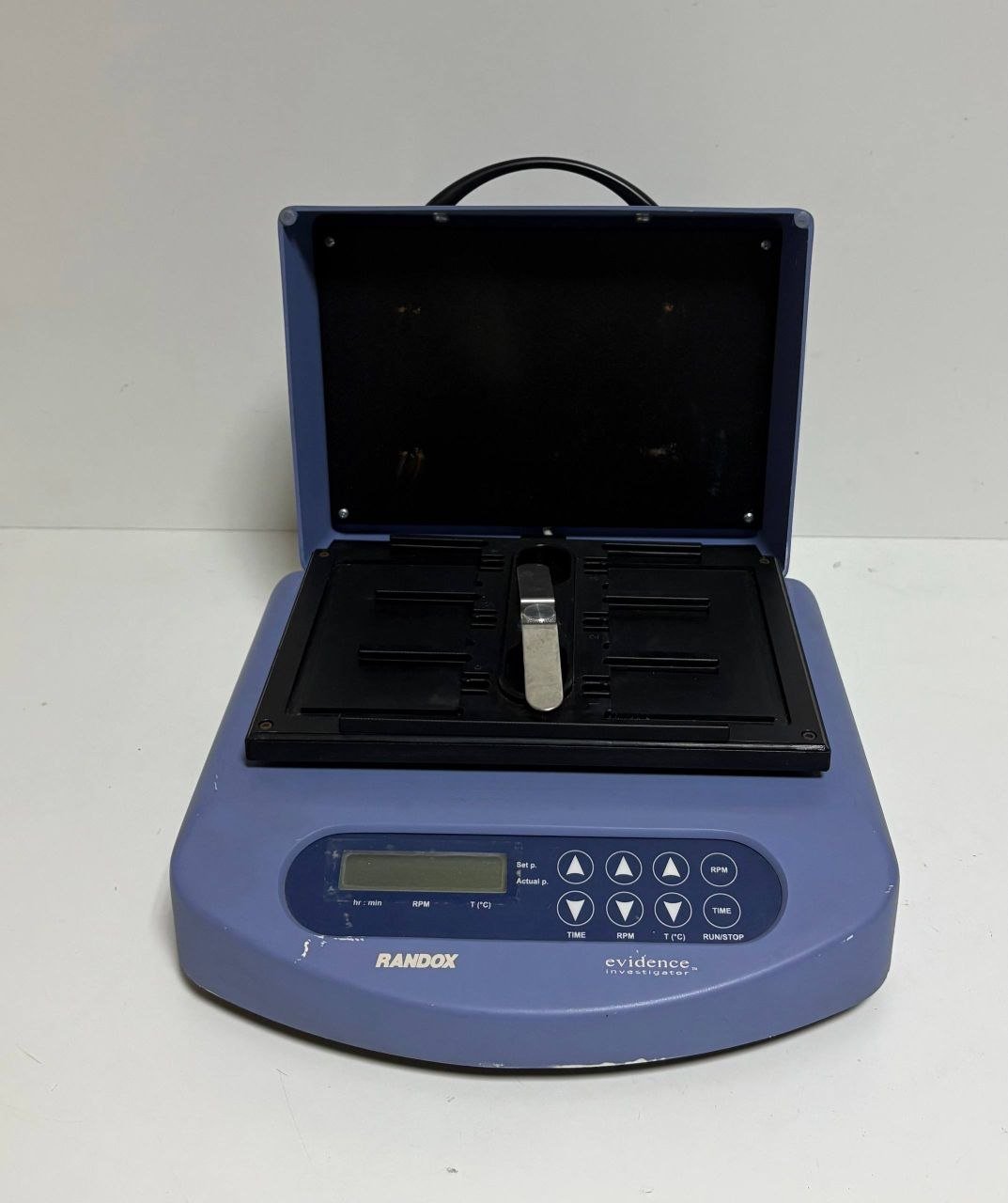 Термошейкер Randox Evidence Investigator.